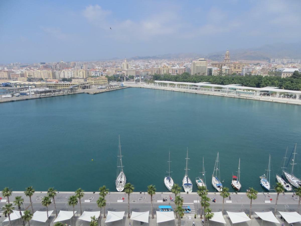 Apartamento Los Tres Soles Malaga Zewnętrze zdjęcie